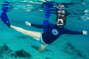 Gina on the suface, Cozumel Mexico by Alejandro Topete 